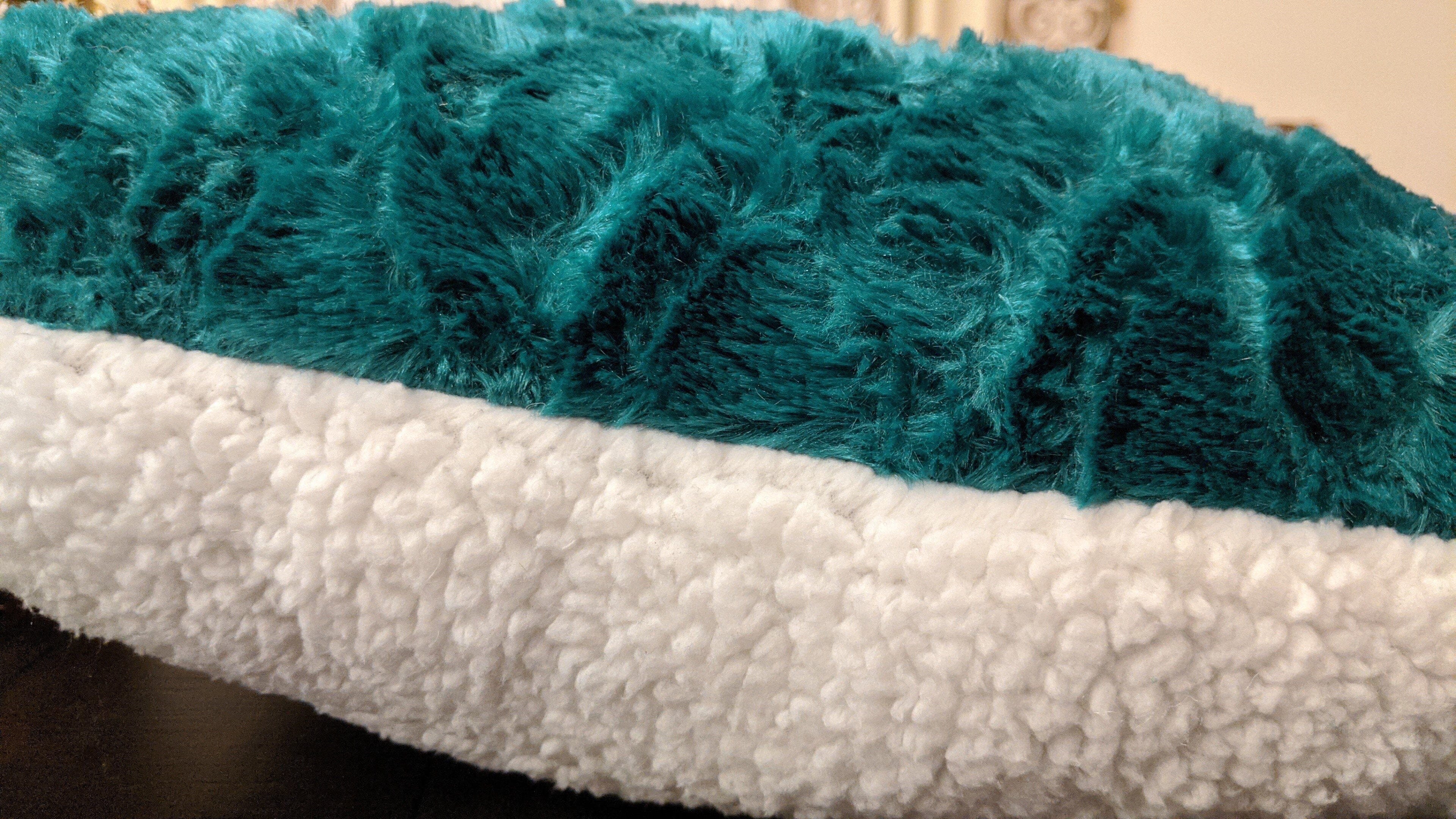 DaDa Bedding Hand-Made Lucky Irish Teal Green Faux Fur Heart Shaped Throw Pillow - 16” x 14” - DaDa Bedding Collection