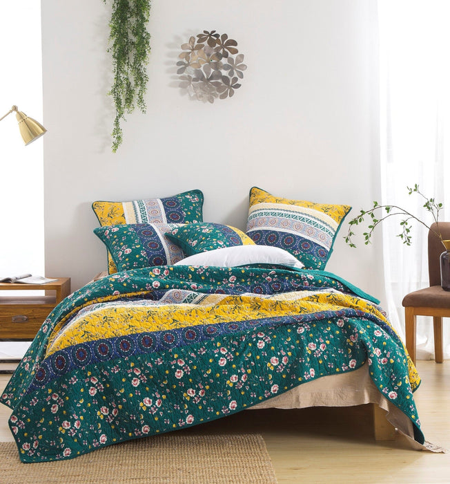 DaDa Bedding Bohemian Patchwork Bed of Wild Flowers Floral Gardenia Green Bedspread Set (JHW-886) - DaDa Bedding Collection
