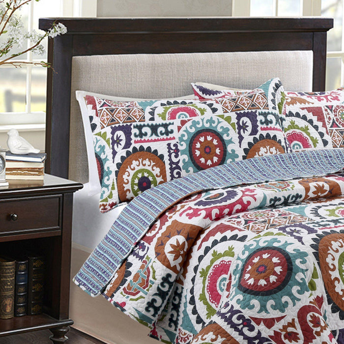 DaDa Bedding Bohemian Floral Wildfire Gardens Colorful Quilted Coverlet Bedspread Set (SD3553) - DaDa Bedding Collection