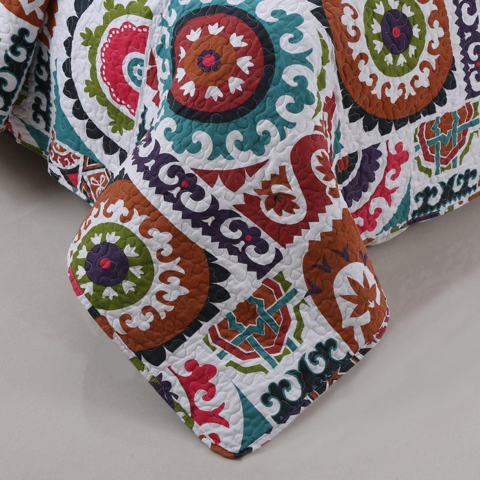DaDa Bedding Bohemian Floral Wildfire Gardens Colorful Quilted Coverlet Bedspread Set (SD3553) - DaDa Bedding Collection