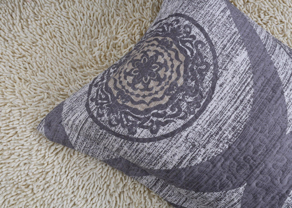 DaDa Bedding Rustic Grey Mosaic Distressed Medallion Reversible Quilted Bedspread Set (SD16299) - DaDa Bedding Collection