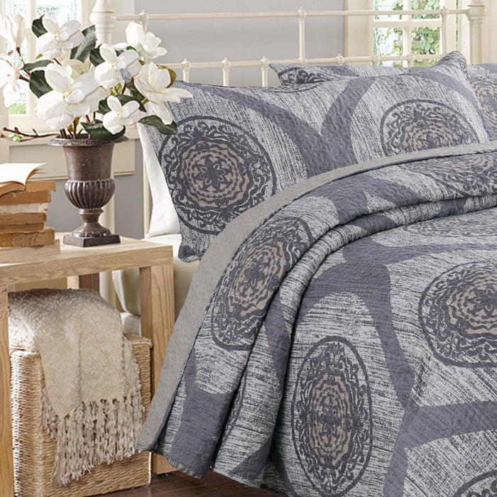 DaDa Bedding Rustic Grey Mosaic Distressed Medallion Reversible Quilted Bedspread Set (SD16299) - DaDa Bedding Collection