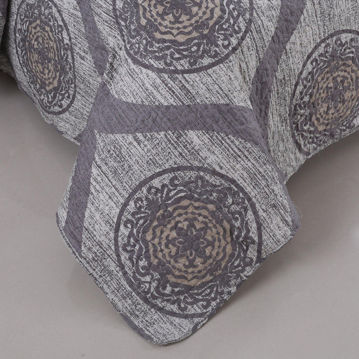 DaDa Bedding Rustic Grey Mosaic Distressed Medallion Reversible Quilted Bedspread Set (SD16299) - DaDa Bedding Collection