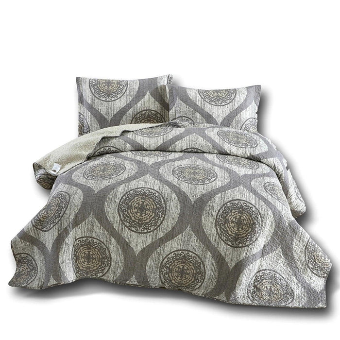DaDa Bedding Rustic Grey Mosaic Distressed Medallion Reversible Quilted Bedspread Set (SD16299) - DaDa Bedding Collection