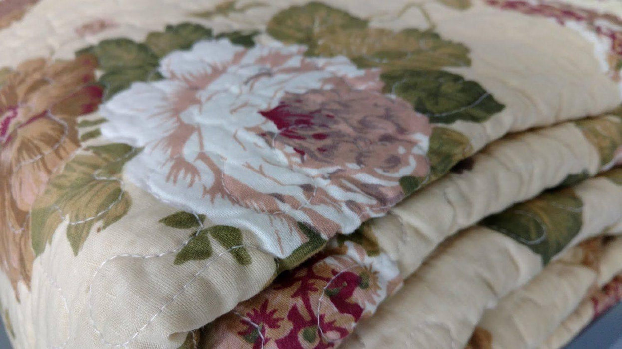 DaDa Bedding Vintage Cottage Rose Garden Floral Ivory Yellow Cotton Scalloped Quilted Bedspread Set (DXJ103478) - DaDa Bedding Collection