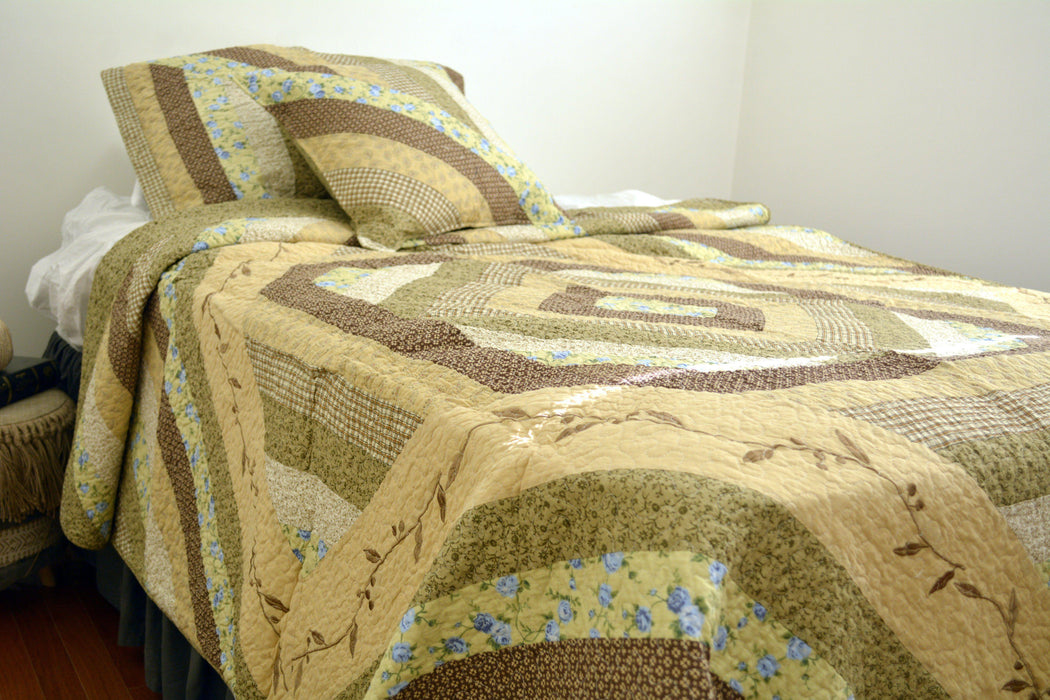 DaDa Bedding Evergreen Garden Floral Patchwork Quilted Bedspread Set, Twin, 3-PCS (DXJ101080-1) - DaDa Bedding Collection