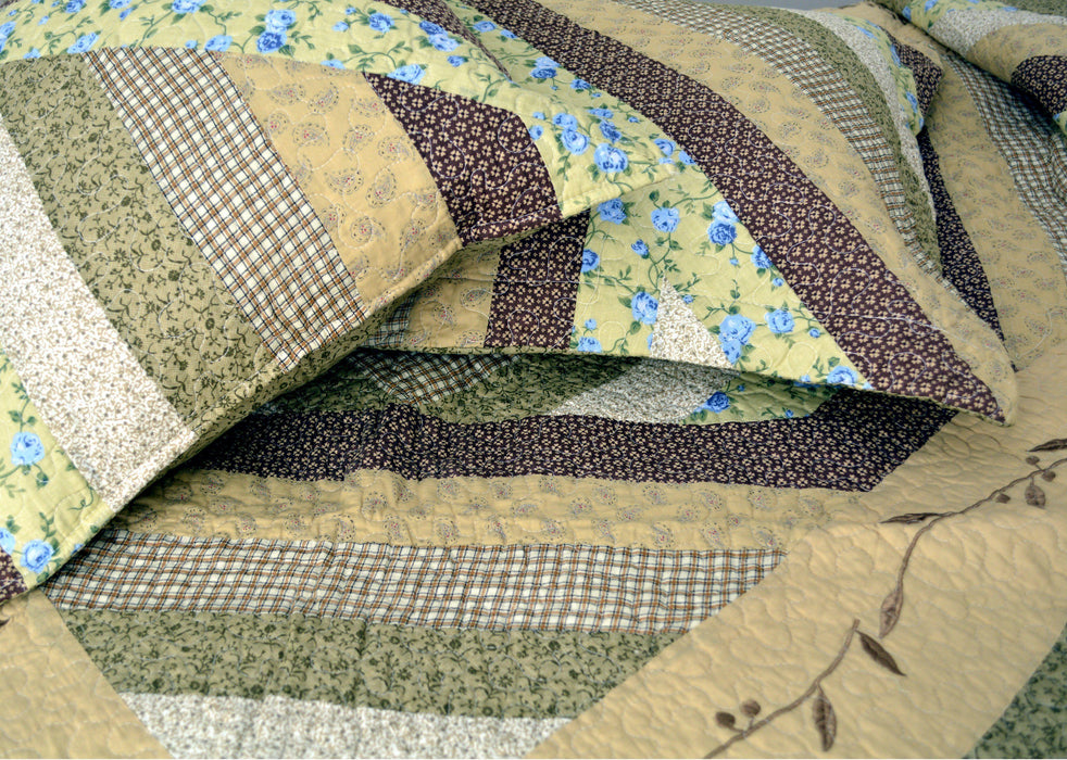 DaDa Bedding Evergreen Garden Floral Patchwork Quilted Bedspread Set, Twin, 3-PCS (DXJ101080-1) - DaDa Bedding Collection