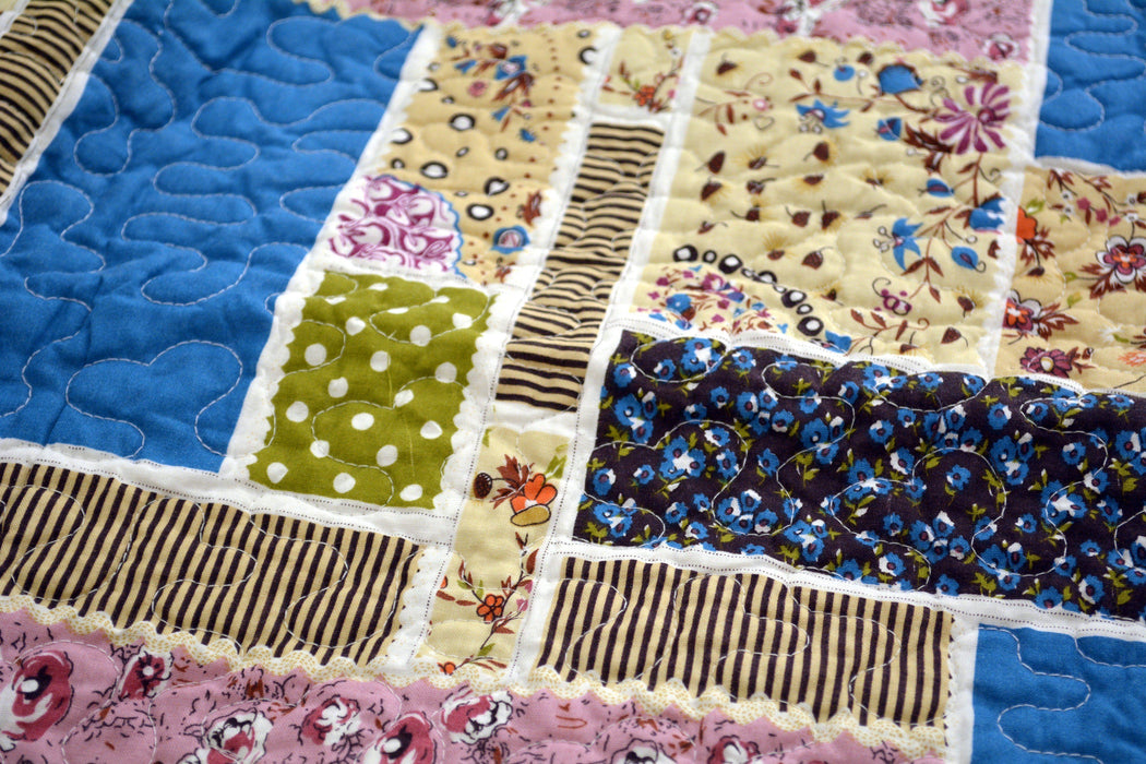 DaDa Bedding Cottage Blue Ivory Yellow Floral Scalloped Cotton Patchwork Quilted Bedspread Set (DXJ103269-1) - DaDa Bedding Collection