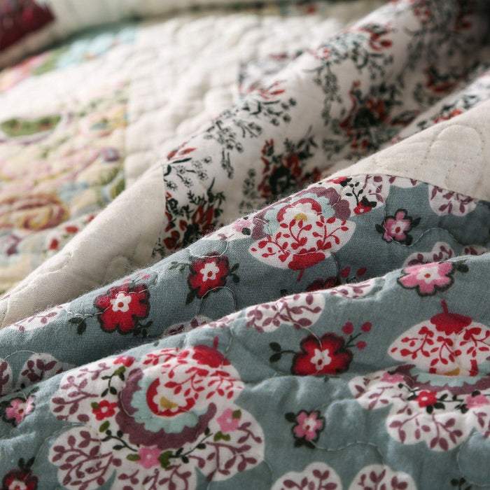 DaDa Bedding Floral Cottage Blossoms Burgundy Minty Cotton Patchwork Bedspread Set (JHW-618) - DaDa Bedding Collection