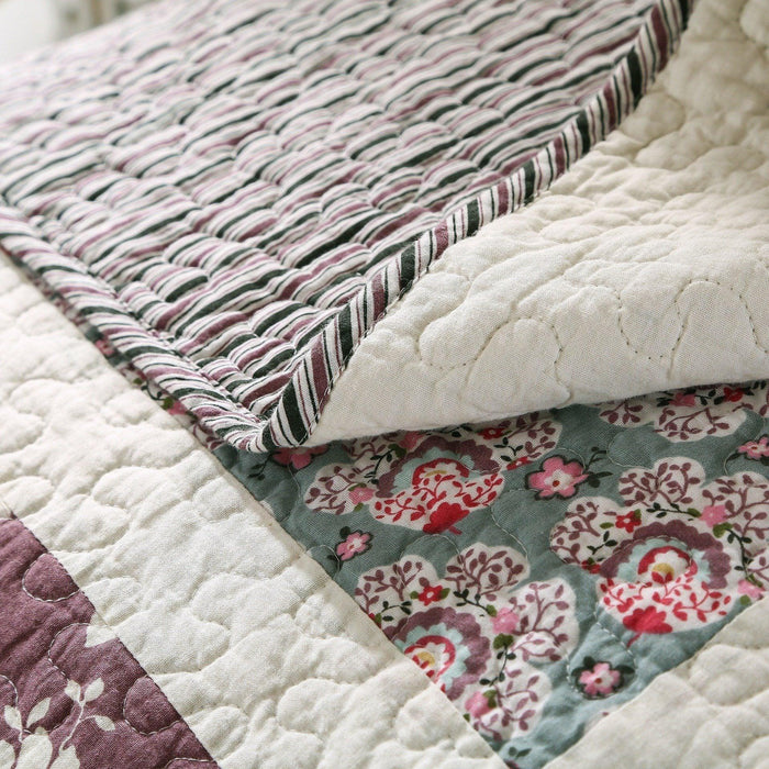 DaDa Bedding Floral Cottage Blossoms Burgundy Minty Cotton Patchwork Bedspread Set (JHW-618) - DaDa Bedding Collection