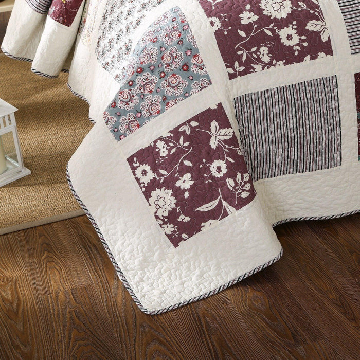 DaDa Bedding Floral Cottage Blossoms Burgundy Minty Cotton Patchwork Bedspread Set (JHW-618) - DaDa Bedding Collection